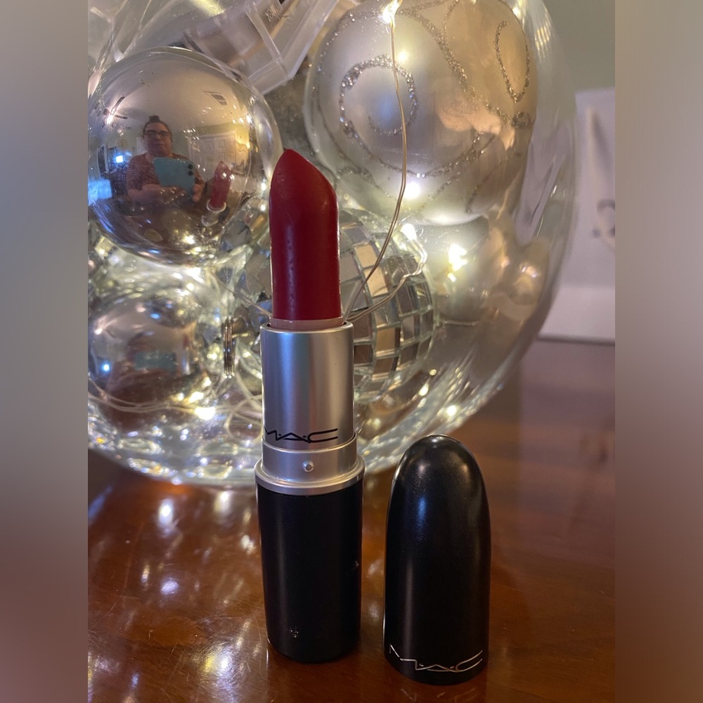 MAC LIPSTICK in MAC RED